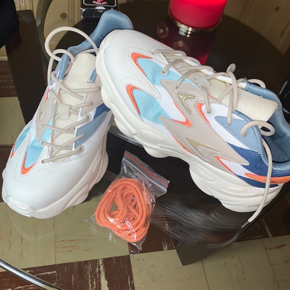 Women’s size 9 chunky sneakers